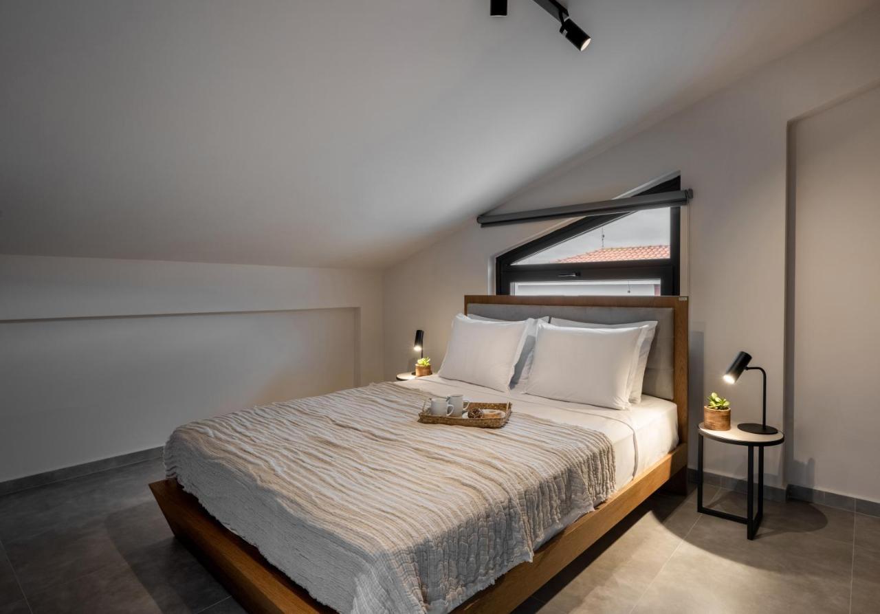 Iris Suites Nikiti Eksteriør bilde