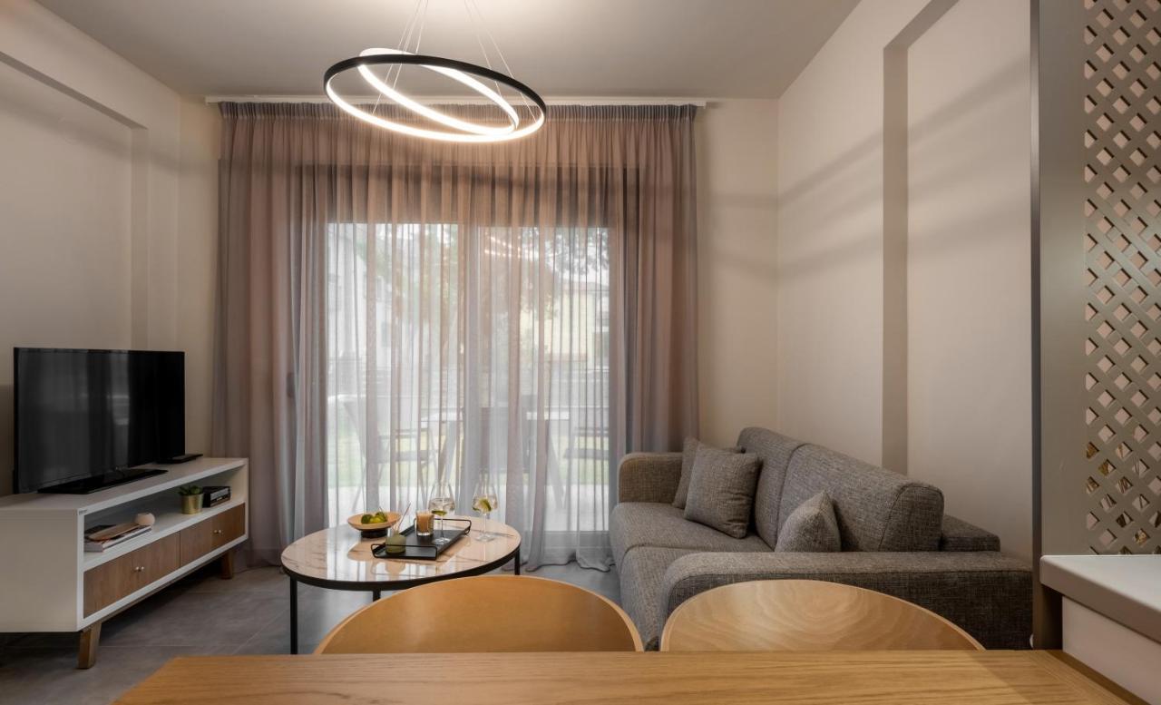 Iris Suites Nikiti Eksteriør bilde
