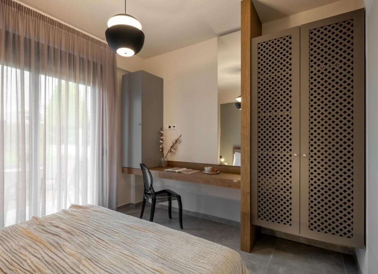 Iris Suites Nikiti Eksteriør bilde