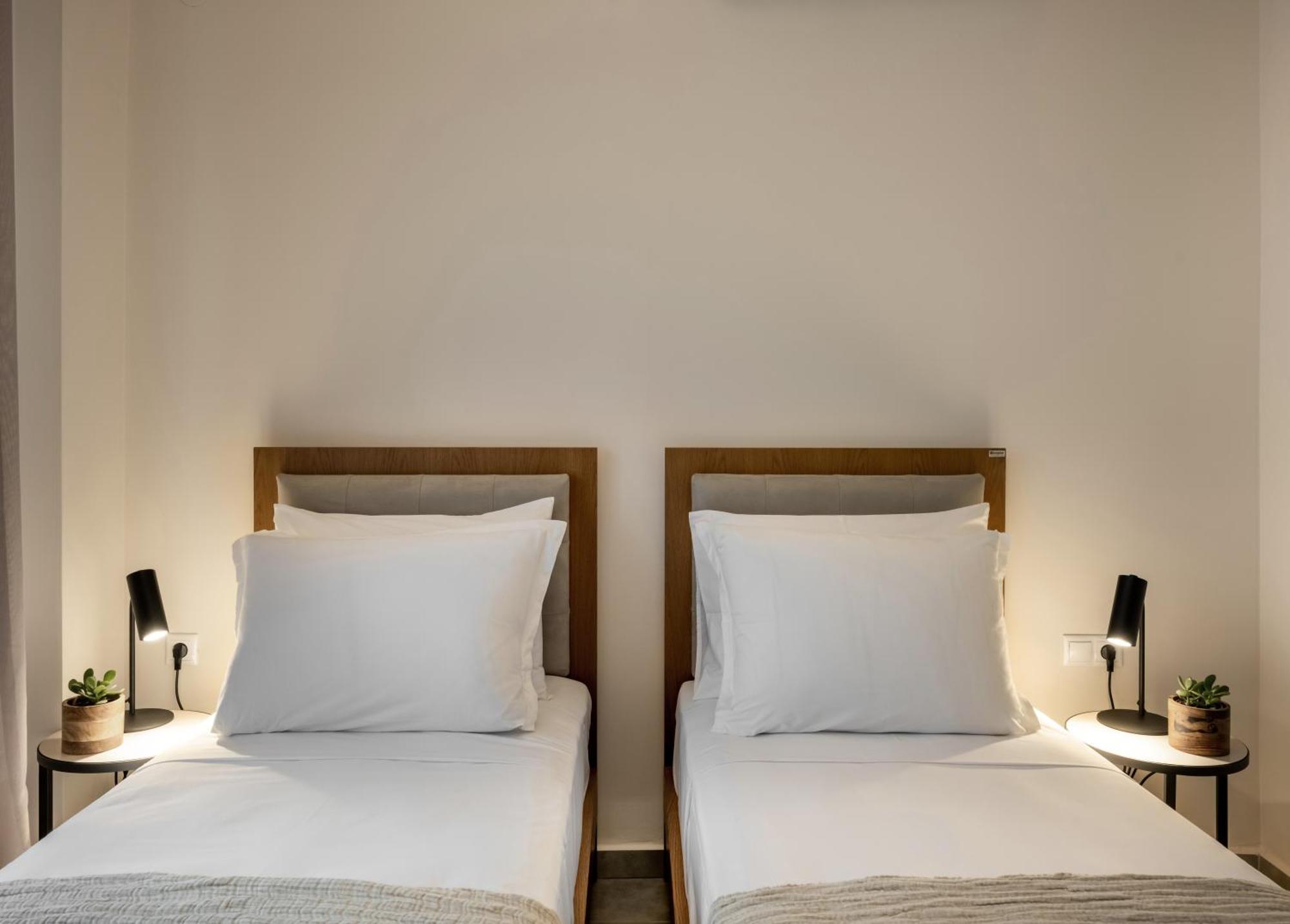 Iris Suites Nikiti Eksteriør bilde